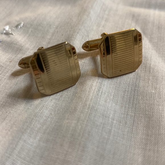 SWANK Other - Swank Gold Tone Square Cuff links